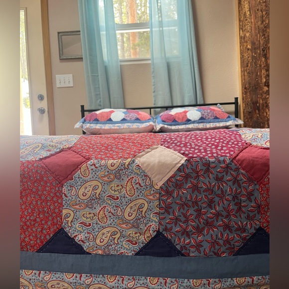 Vintage Patchwork Quilt Set with Pillow Shams - Full Queen Americana w/Shams - Picture 8 of 8